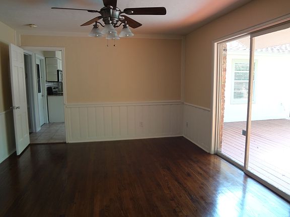 2nd image of 618 Newberry Dr