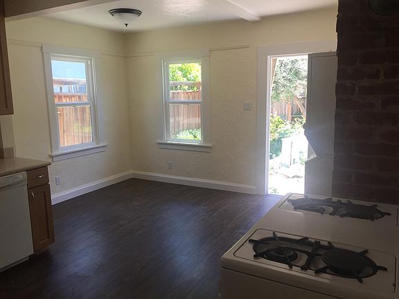 3rd image of 516 Brooks Ave