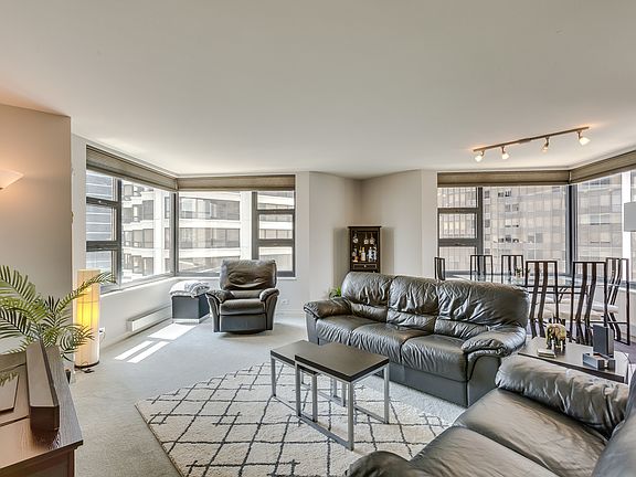 3rd image of 401 E Ontario St APT 1402