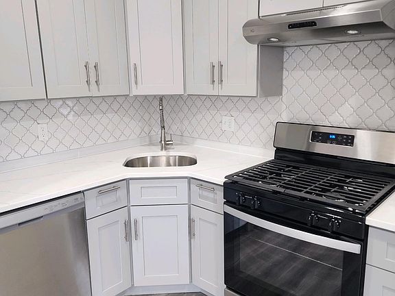 2nd image of 288 Lafayette St #1
