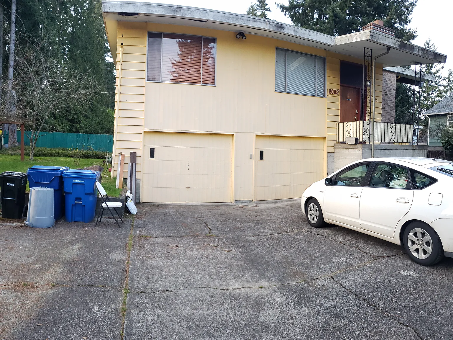 5 bed, 2.5 bath, 2200 sqft, $4,500 — Photo 1