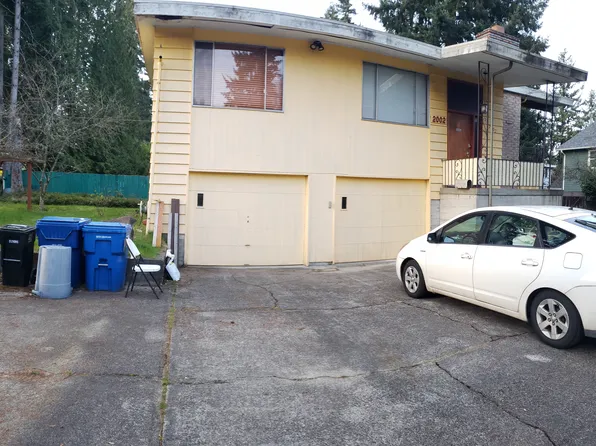 2002 NE 105th St, Seattle, WA 98125