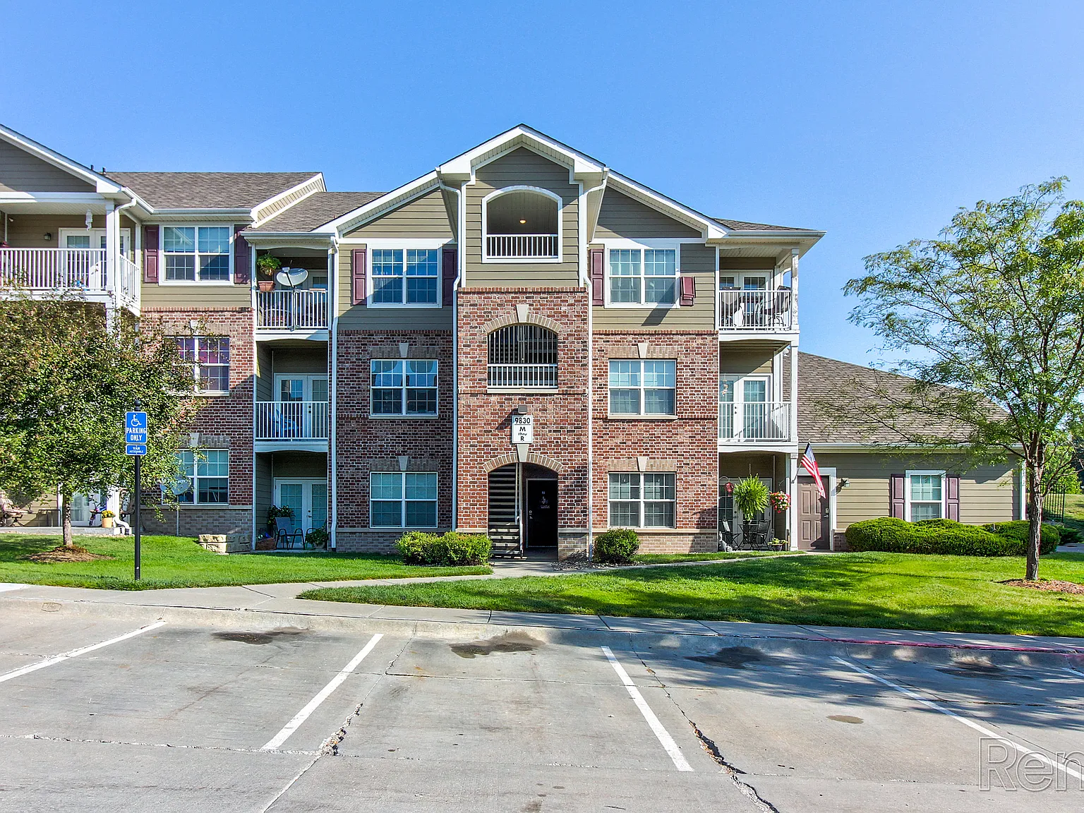 Cimarron Terrace — Photo 1