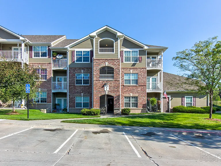 Cimarron Terrace — Photo 1