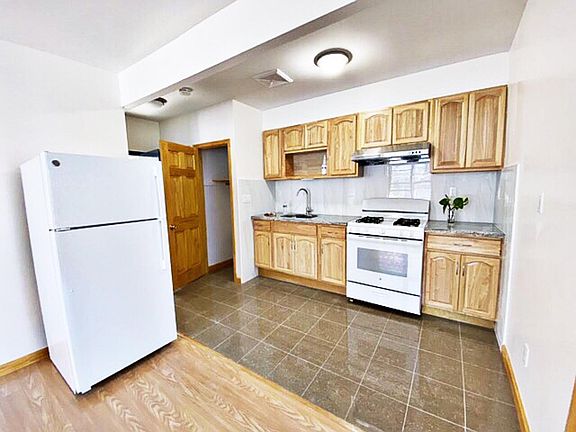 3rd image of 2354 84th St #2A