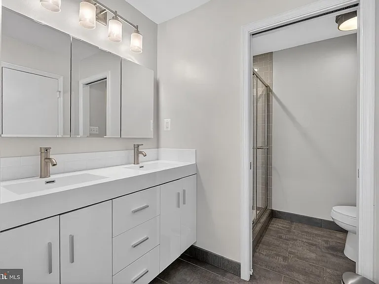 2974 Yarling Ct #2974 — Photo 4