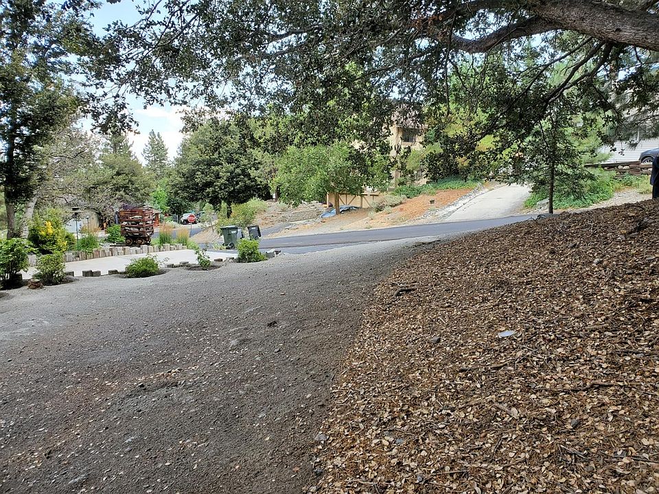 1st image of Desert View Ln