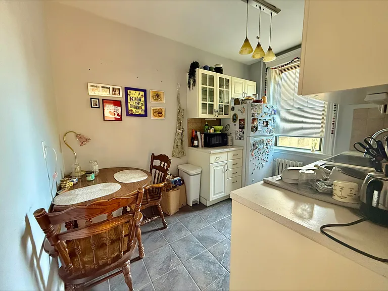 6 Sutherland Rd #3 — Photo 2