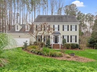 102 Glenhigh Ct, Cary, NC 27511