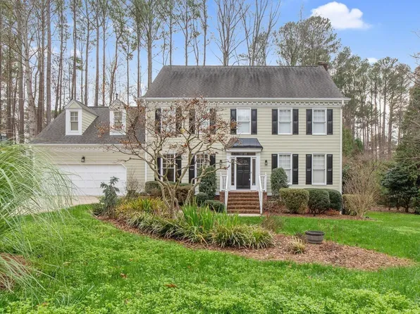 102 Glenhigh Ct, Cary, NC 27511