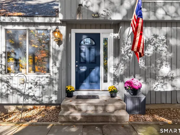 6 Fawnbrook Lane, Simsbury, CT 06070