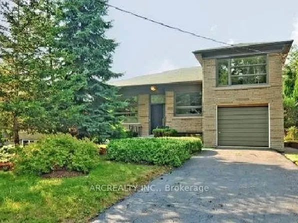 230 Betty Ann Dr, Toronto, ON M2R 1A7