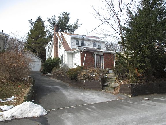 4th image of 45 Roosevelt Ave