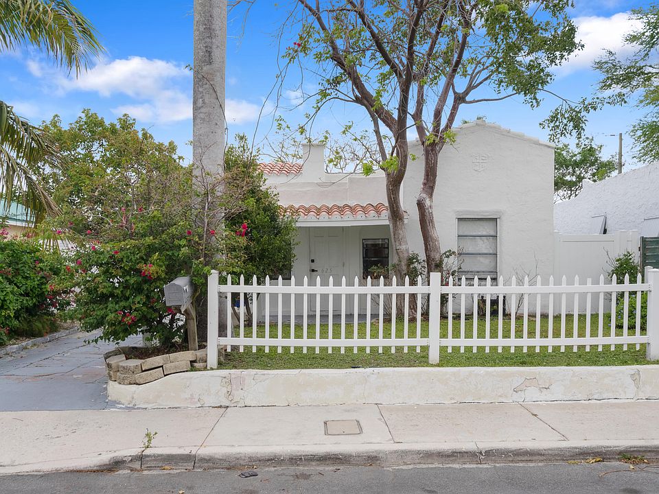 1st image of 625 Selkirk Street