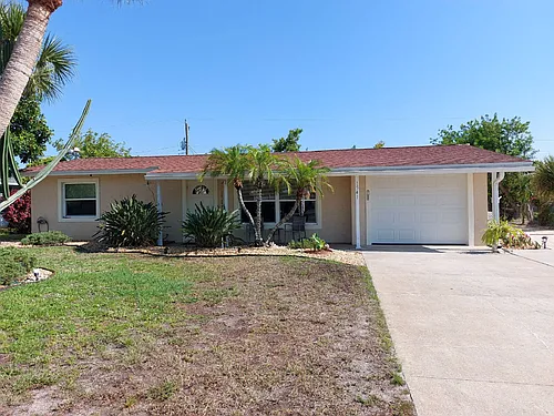 1541 Crest Dr Photo 1