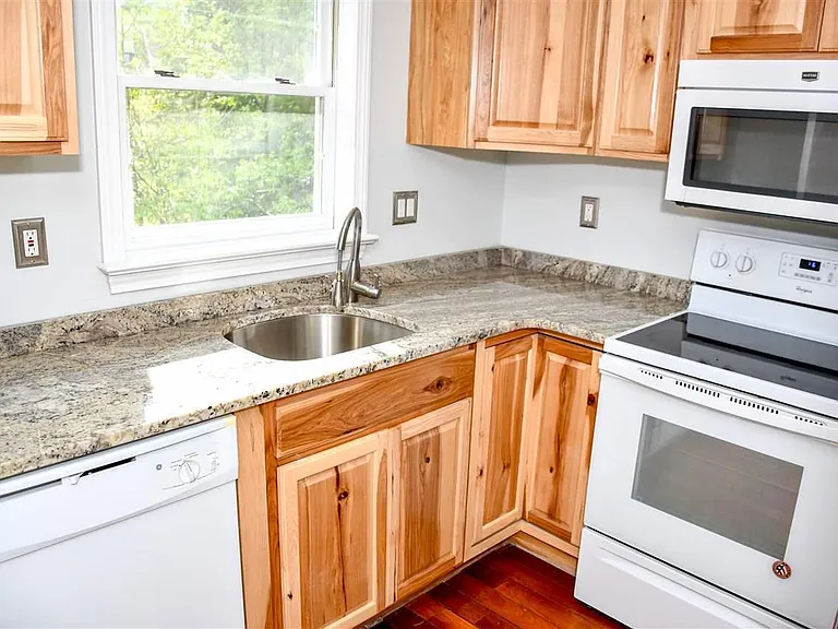 52 Cadogan Way — Photo 15