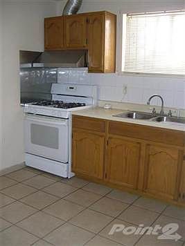 5th image of 812 Fern Ave