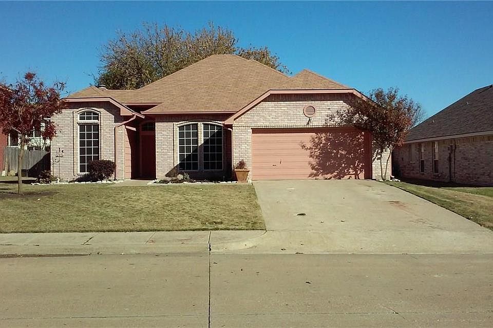 1st image of 148 Summerhill Dr