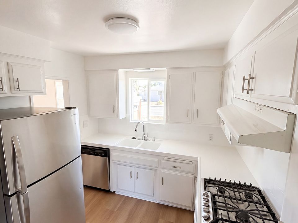 1st image of 4717 Don Lorenzo Dr #11