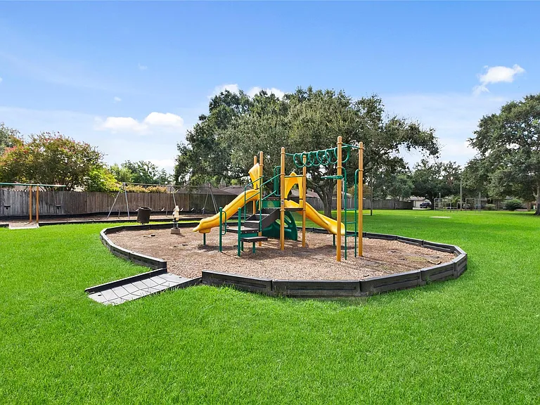 5218 Beaverbrook Dr — Photo 15