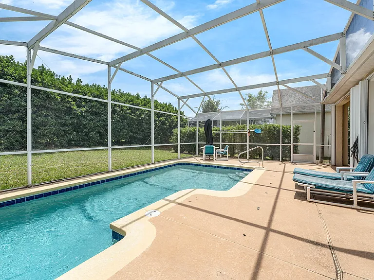 1151 N Hampton Dr — Photo 4
