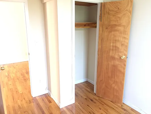 Rented by Metroline Realty | media 11