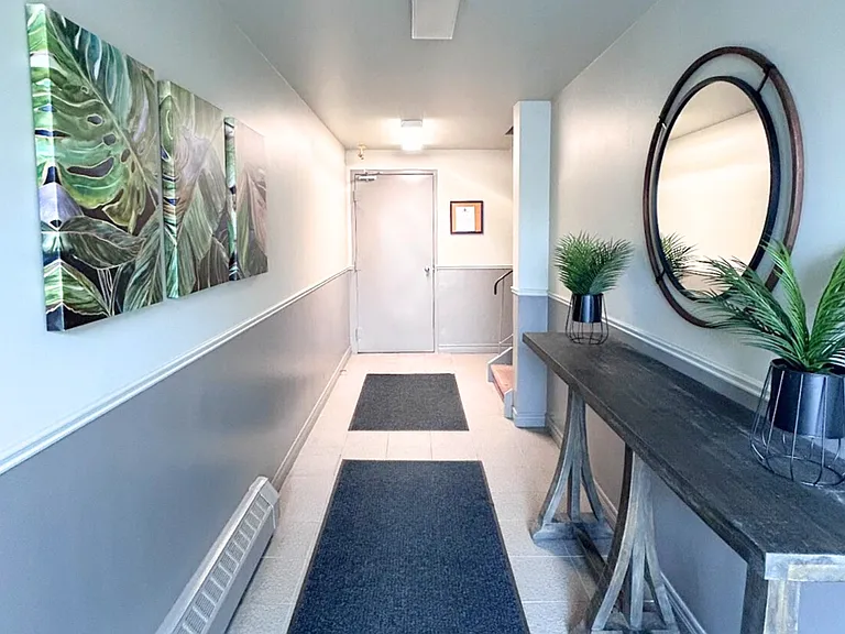 64 Devonshire Ave — Photo 4