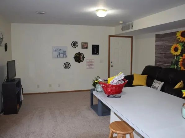 University Village Apartment Building - PH4 UV