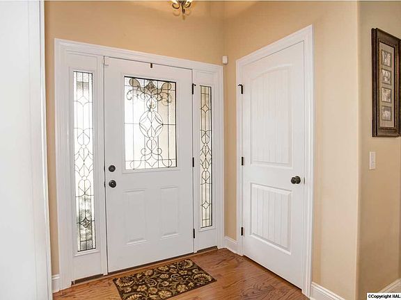 5th image of 111 Evergreenview Dr