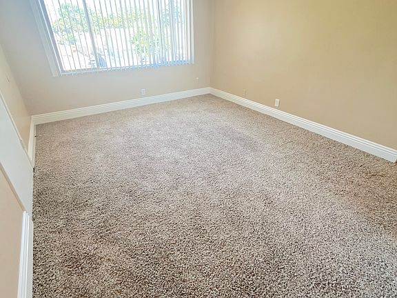 3rd image of 617 N Vine Ave