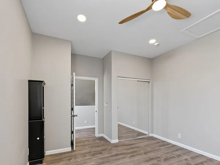 880 La Terraza Blvd #3 — Photo 23