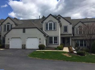 171 Hawthorne Ct, Wyomissing, PA