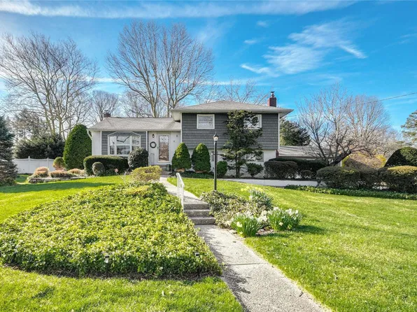 31 Graystone Drive, East Northport, NY 11731