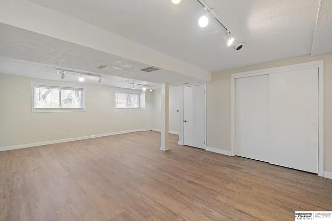 5641 S 140th Ave — Photo 14