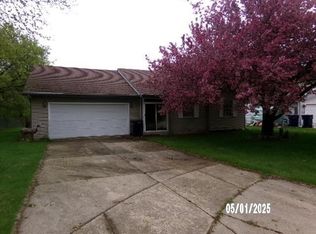 1578 Lasalle Ct, Janesville, WI 53546