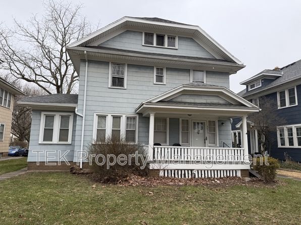 3677 Lake Ave