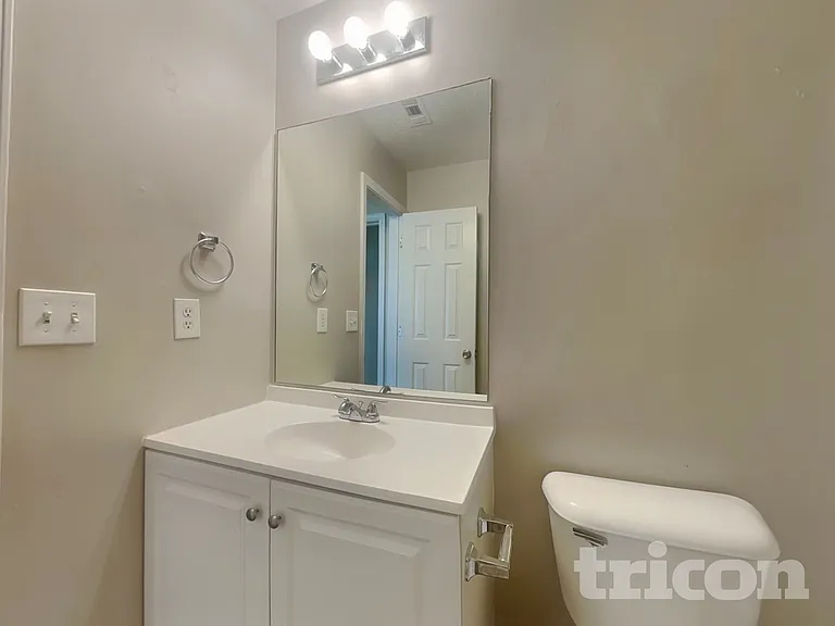 1206 Catalina Pkwy — Photo 11