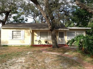821 W Lowry Ln, Tampa, FL 33604