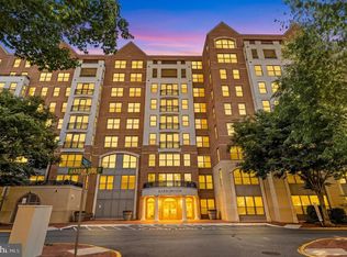 485 Harbor Side St APT 206, Woodbridge, VA 22191