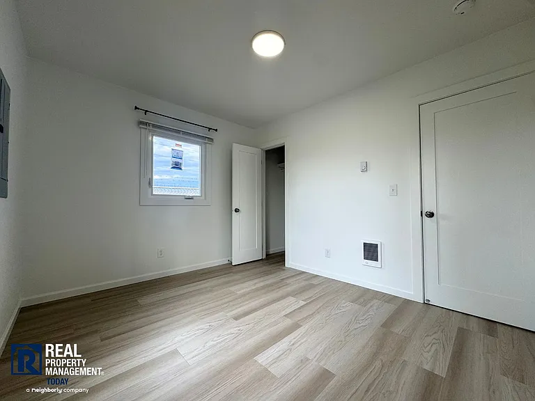 8420 1/2 S Tacoma Way — Photo 15
