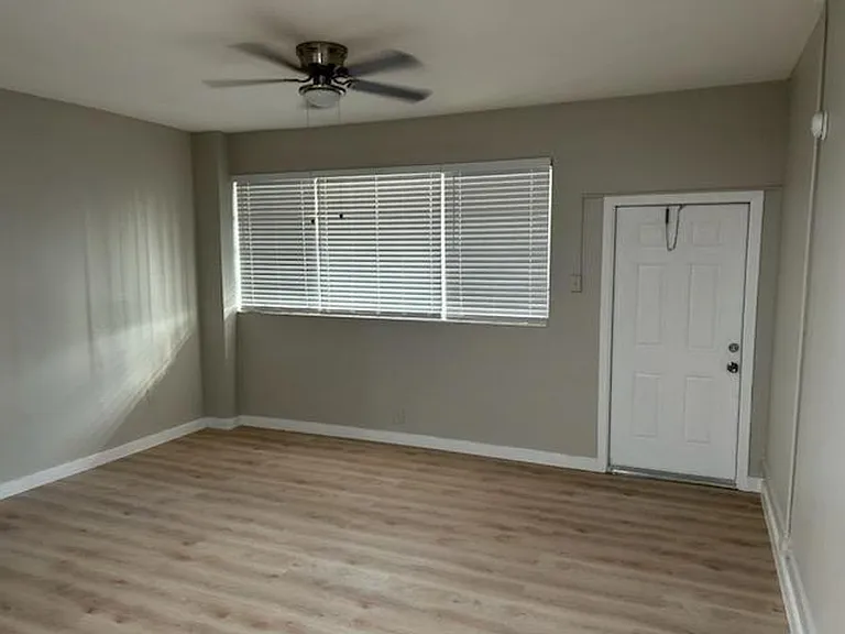 3801 N Andrews Ave — Photo 3
