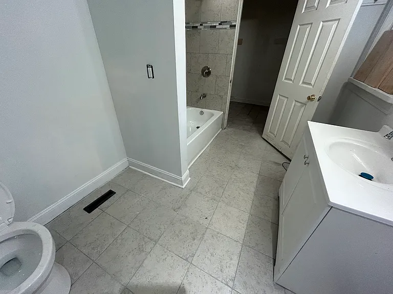 4163 Ridge Ave #1A — Photo 27
