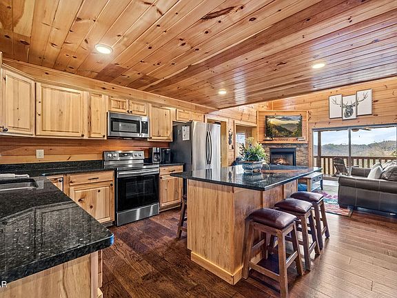 4th image of 2420 Rainbow Falls Ln
