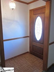 4th image of 251 Caroldean Dr
