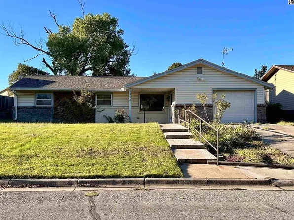 1312 E 5th St, Pratt, KS 67124