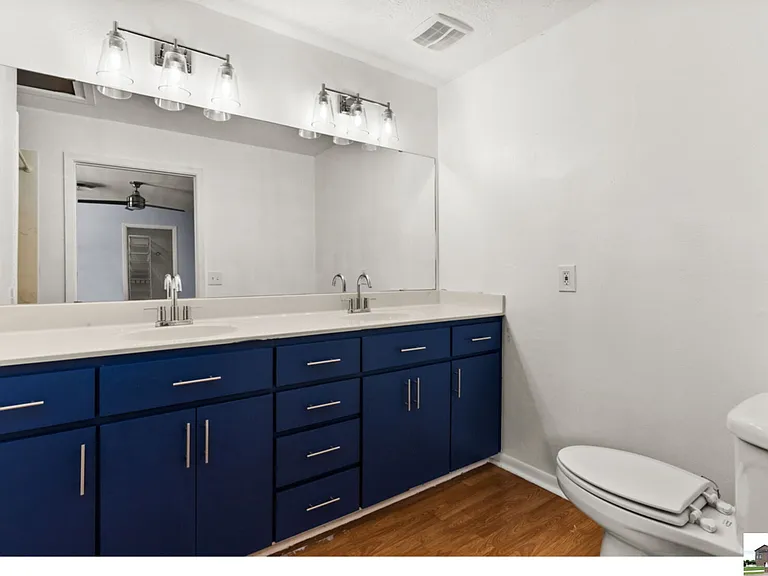 204 Oak St — Photo 49
