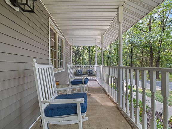 2nd image of 209 W Farm Road 82