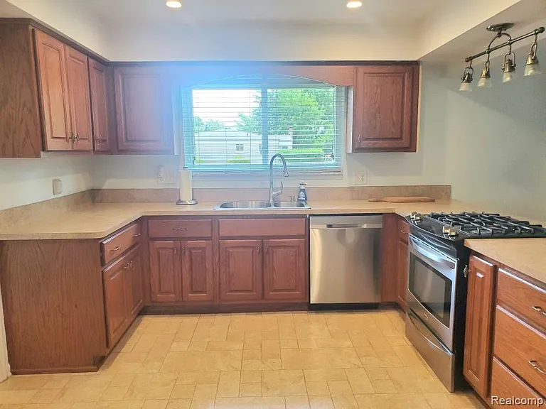 37515 Agar Dr — Photo 6