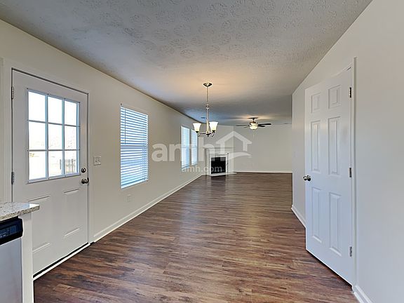 4th image of 2648 Sutherland Dr