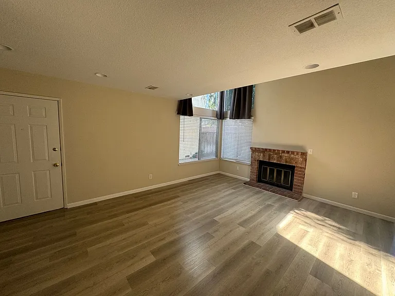 239 Almondtree Ln — Photo 8